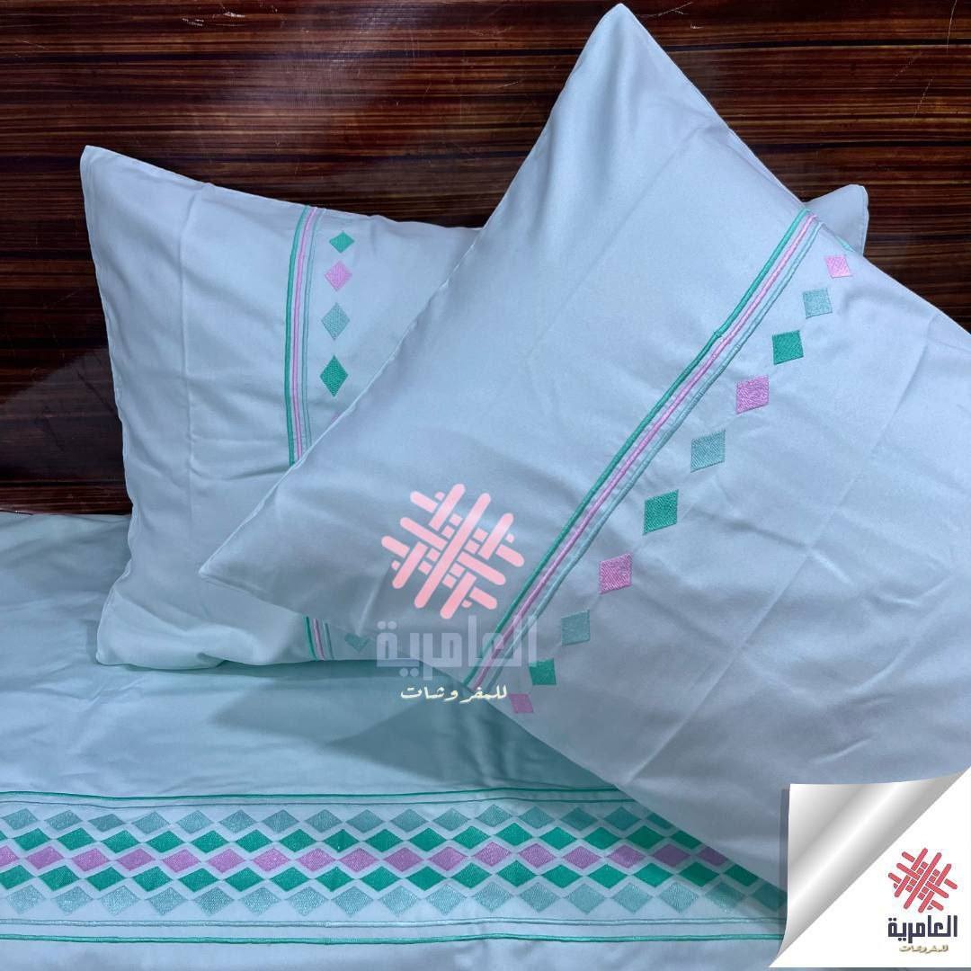 طقم ملاية مطرز بتصميم مثلثات – 4 قطع 5119