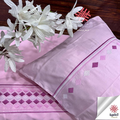 طقم ملاية مطرز بتصميم مثلثات – 4 قطع 5119