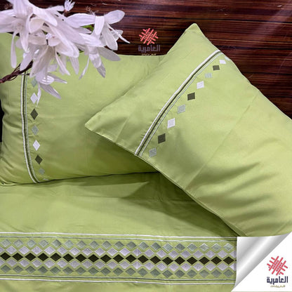 طقم ملاية مطرز بتصميم مثلثات – 4 قطع 5119