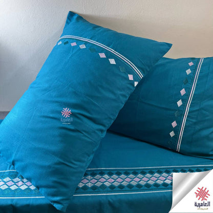 طقم ملاية مطرز بتصميم مثلثات – 4 قطع 5119