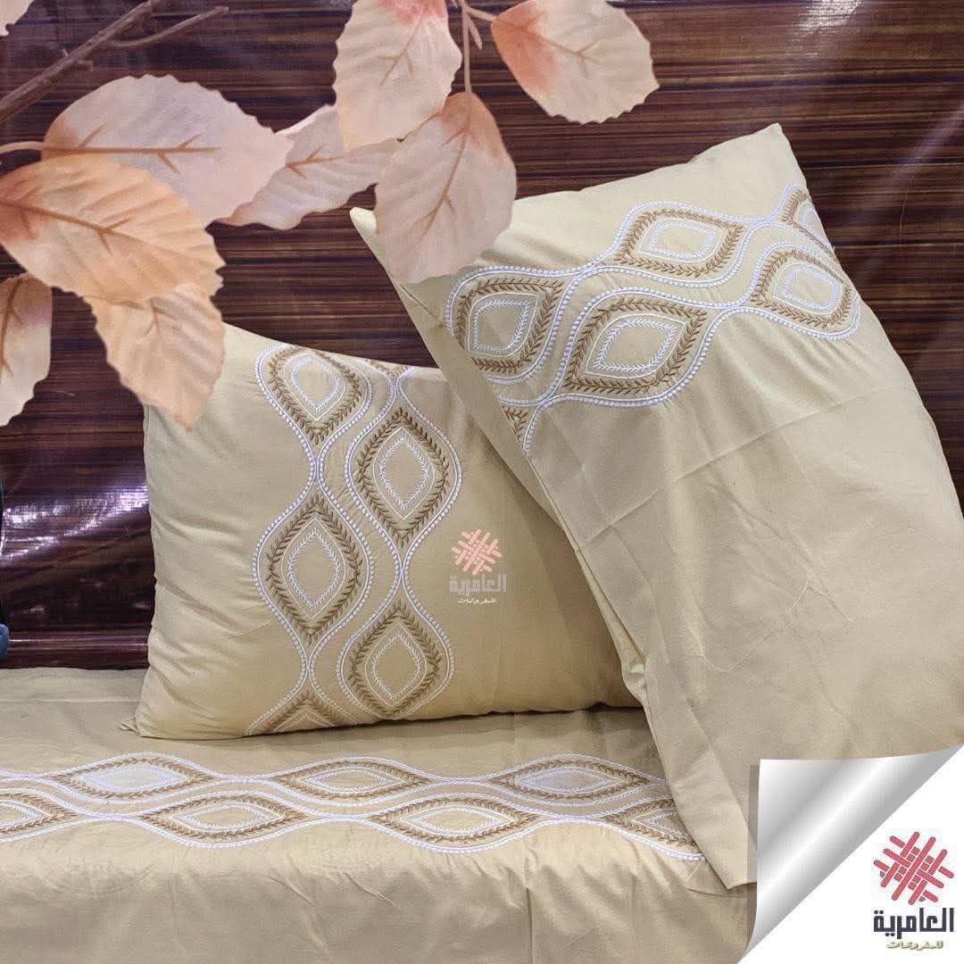 طقم ملاية مطرز عنو بتصميم عيون فخم – 4 قطع 5123